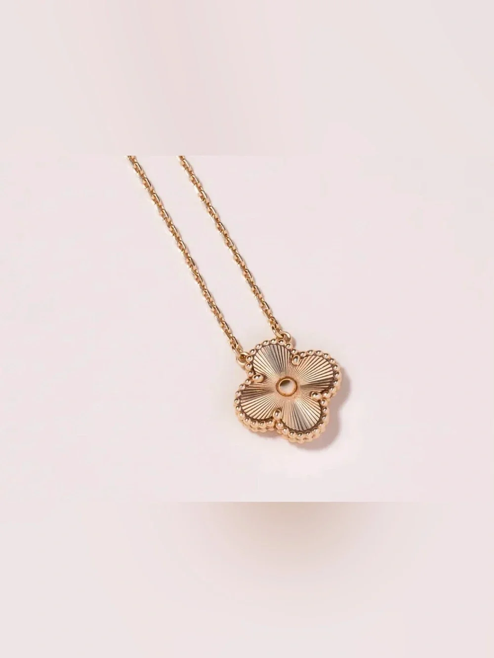 Rose Gold Floral Clover Pendant Necklace Brand New - Picture 4 of 4